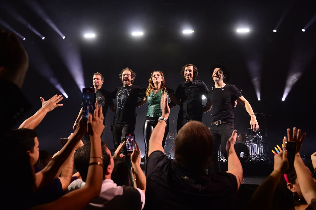 MIAMI, FL - DECEMBER 09:  La Oreja de Van Gogh band, perform live on stage during "Un Susurro en la Tormenta" concert at James L. Knight Center on December 9, 2022 in Miami, Florida.  (Photo by Johnny Louis/Getty Images)