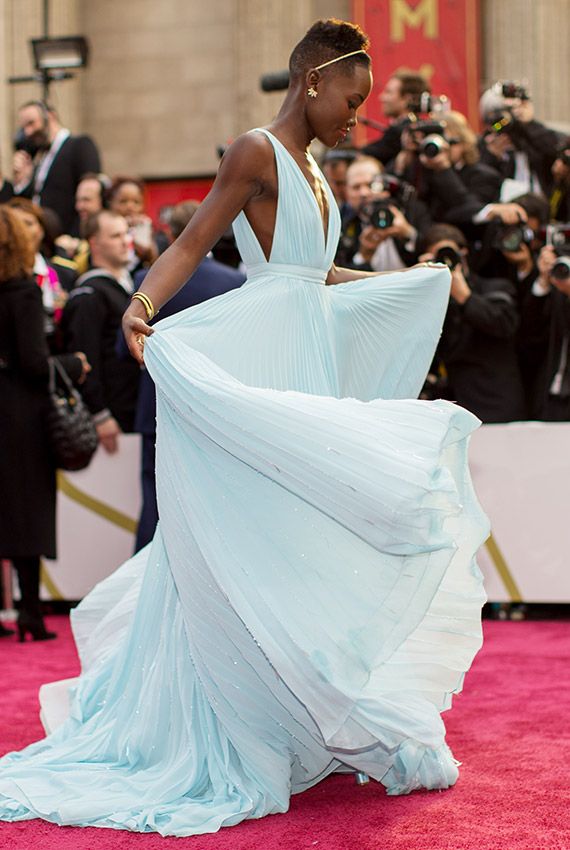 looks ganadoras oscars lupita nyongo 1a