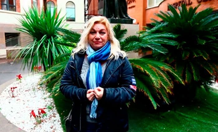 Eva Rogel, mujer de 'El Soro', a las puertas del Hospital Clínico de Valencia 