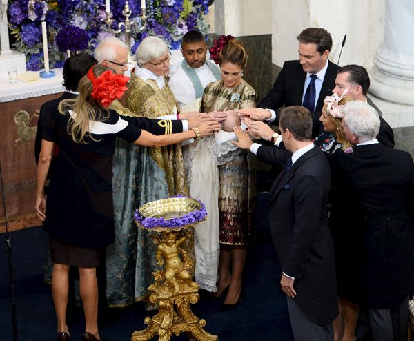 El príncipe Nicolás ha tenido seis padrinos: el príncipe Carlos Felipe de Suecia, Katarina von Horn (una de las mejores amigas de la princesa Magdalena), Gustaf Magnuson (hijo mayor de la princesa Cristina de Suecia y de Tord Magnuson), la condesa Natascha Abensperg und Traun (hermana por parte de madre de Chris O'Neill ), Henry d'Abo (cuñado de Chris O'Neill) y Marco Wajselfisz (buen amigo del marido de Magdalena de Suecia)
