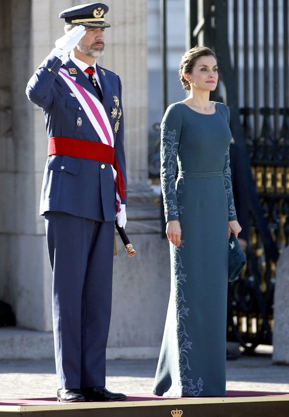 reina_letizia_pascua_militar_look_2017_1a