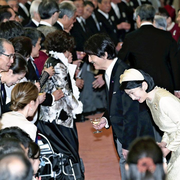 Akihito de Japón conmemora los treinta años de su reinado