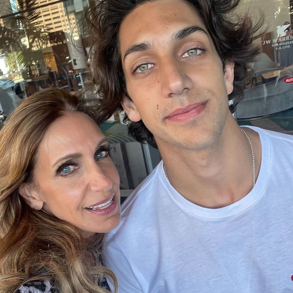 Lili Estefan y su hijo Lorenzo