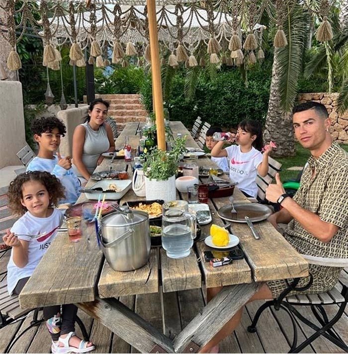 Georgina Rodríguez y Cristiano Ronaldo: primeras vacaciones con sus cinco hijos