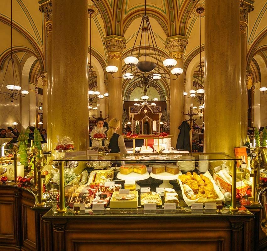 Interior del Café Central de Viena