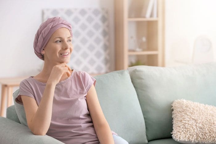 mujer con cáncer