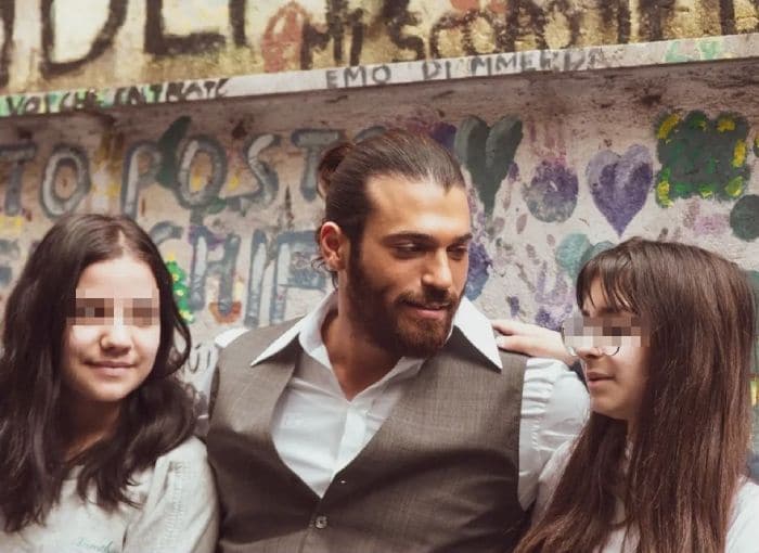 Can Yaman vuelve a Italia y se sincera sobre el estrés que ha sufrido