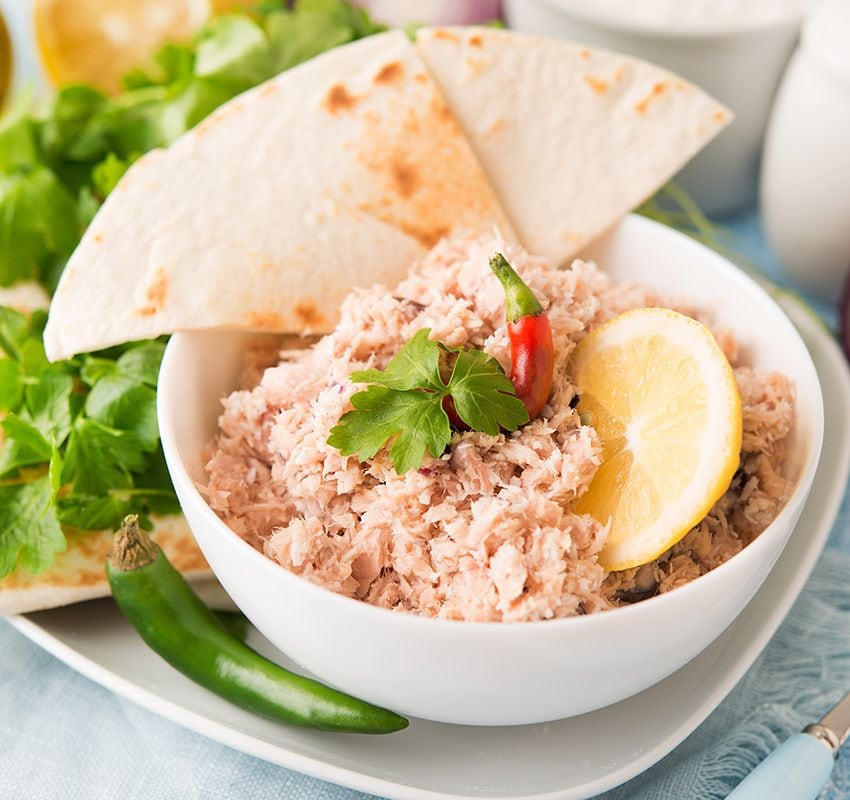 04mas huni traditional maldivian breakfast tuna onion and coconutadobestock472235674