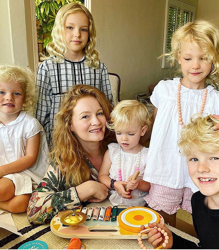 Kimberly van der Beek con sus hijos