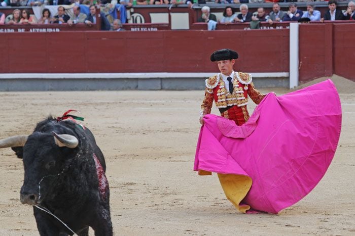 Victoria Federica, muy preocupada tras ver en directo la cogida de Gonzalo Caballer