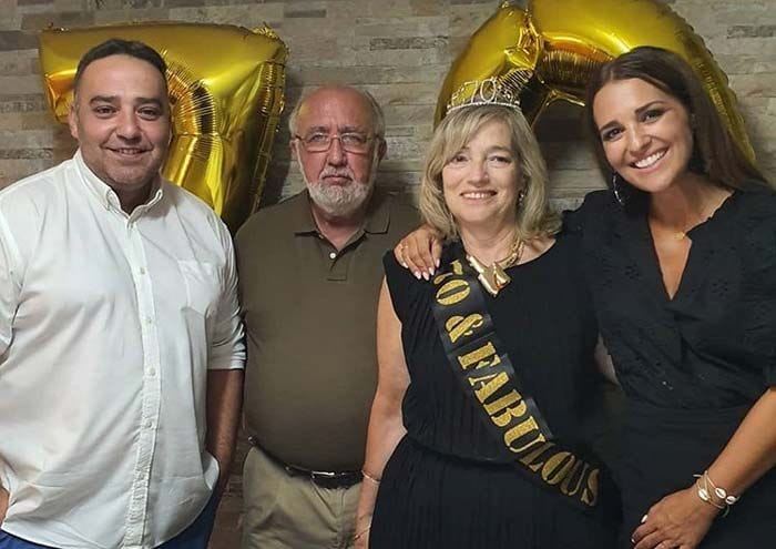 Paula Echevarría celebra el cumpleaños de su madre por todo lo alto y acompañada de Miguel Torres