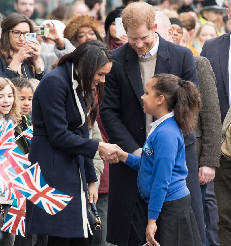 harry meghan saludo