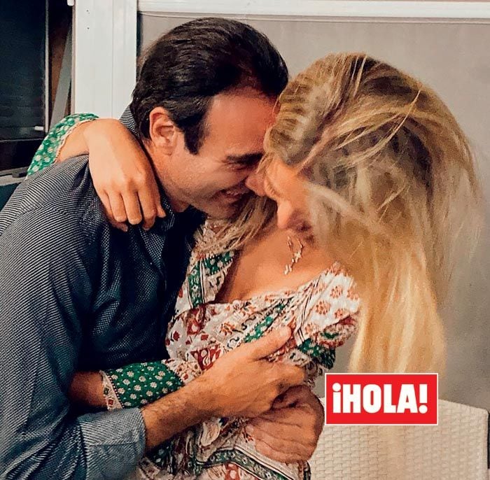 Enrique Ponce y Ana Soria, abrazados y felices