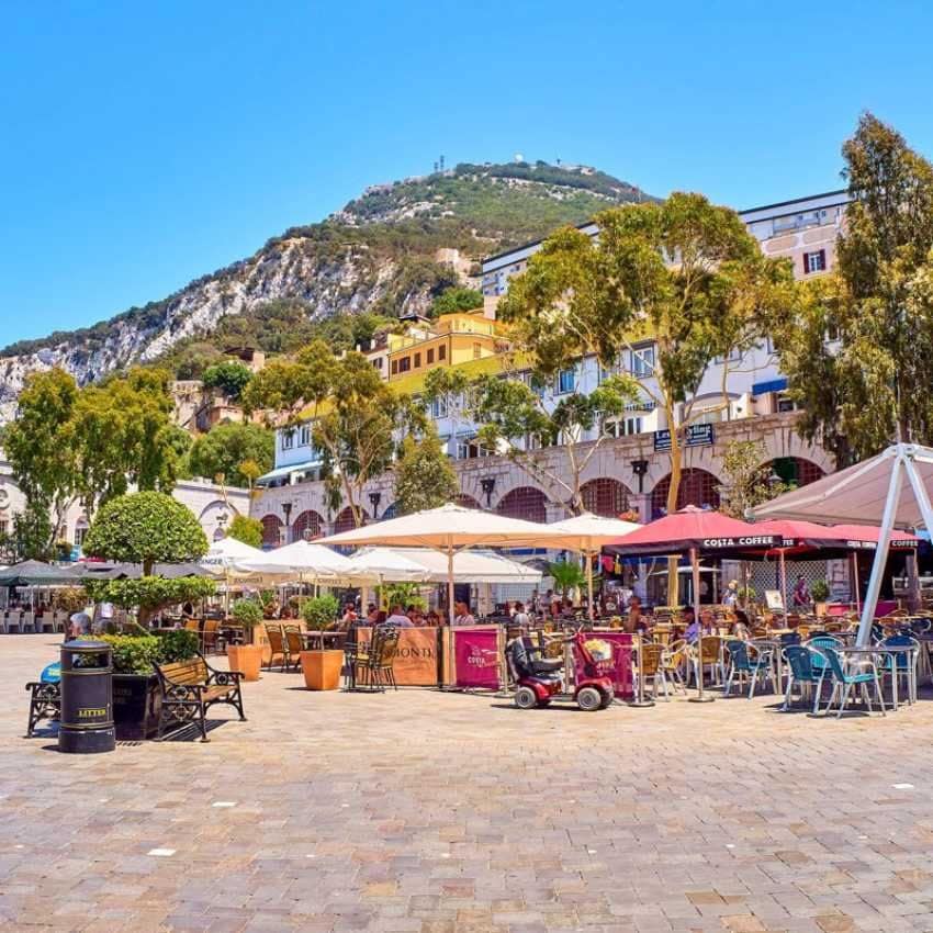 Casemates Square.