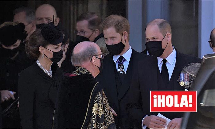 Duques de Cambridge con el príncipe Harry 