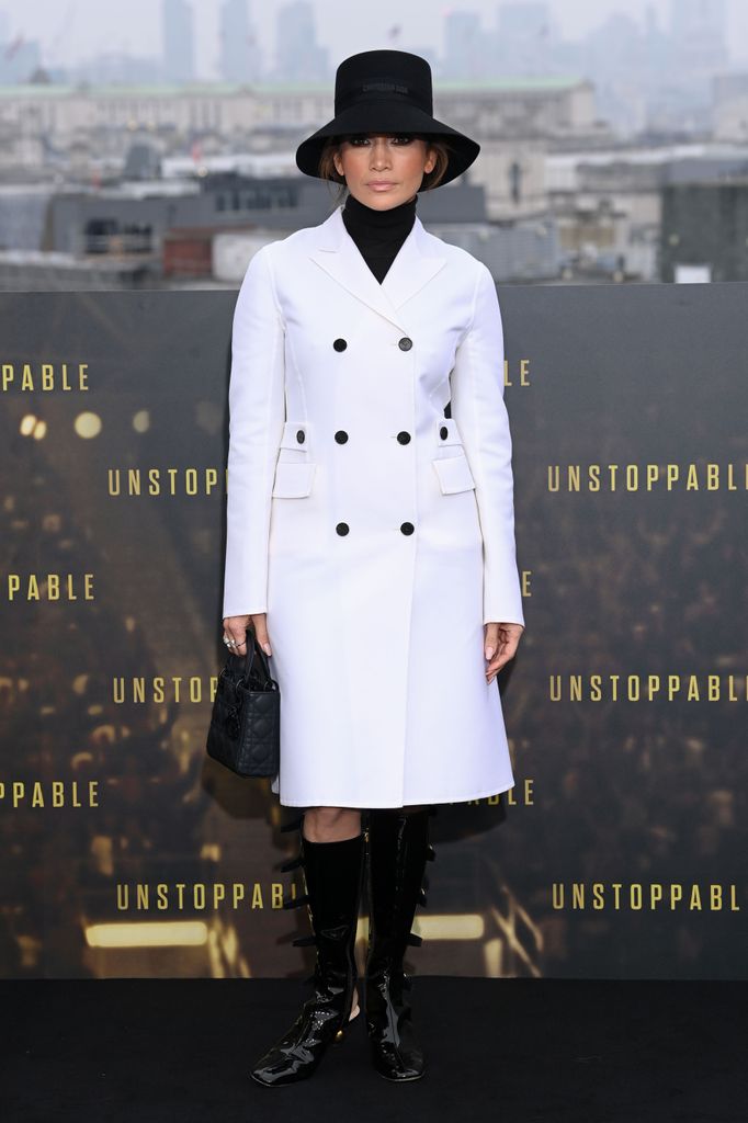 JENNIFER LOPEZ VESTIDA DE DIOR EN LONDRES