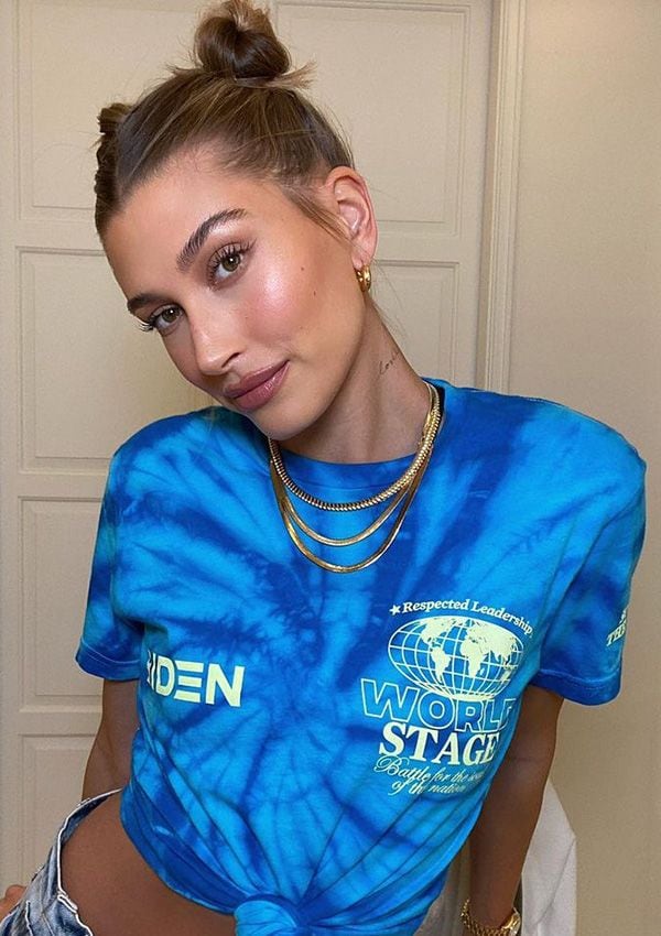 hailey bieber space bun