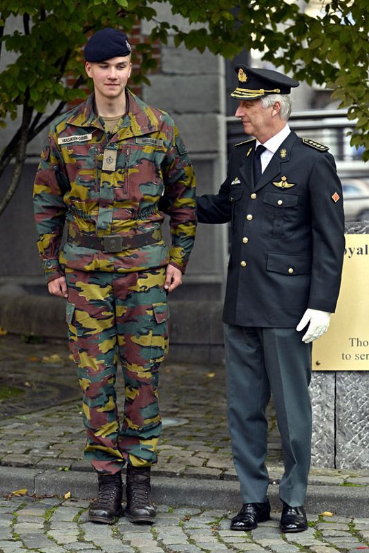 Felipe de los belgas con su hijo, el príncipe Gabriel