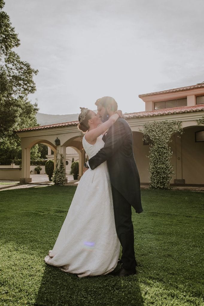 El vestido de novia de Carola Escamez en su boda con Roberto Martín