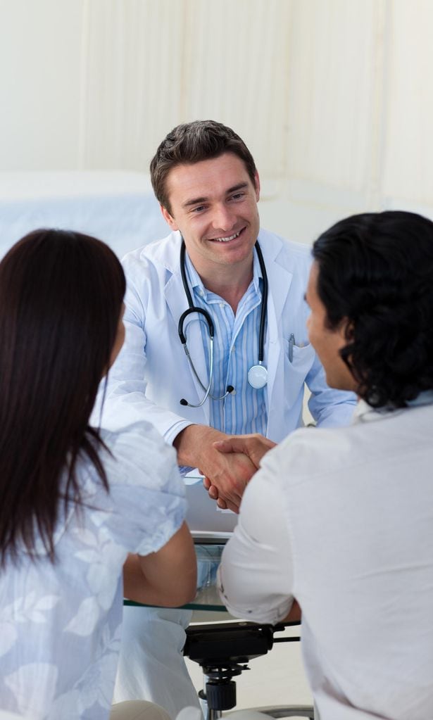 Pareja en consulta médica