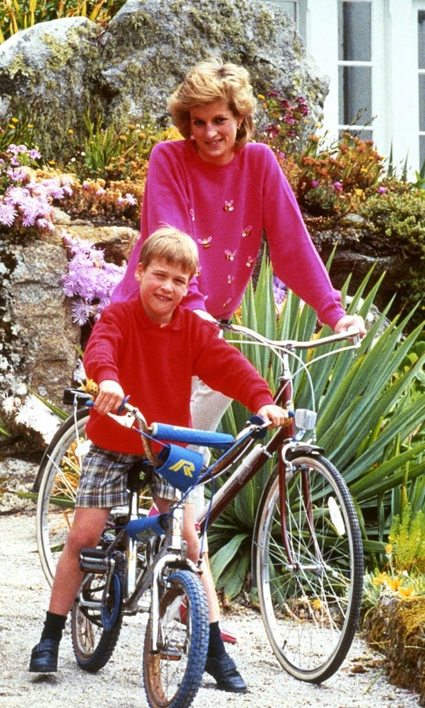 Prince William went cycling with his family in Tresco in 1989