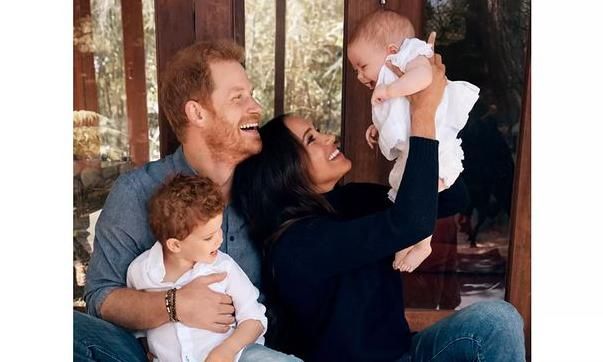 First photo of Meghan Markle and Prince Harry\'s daughter Lilibet released