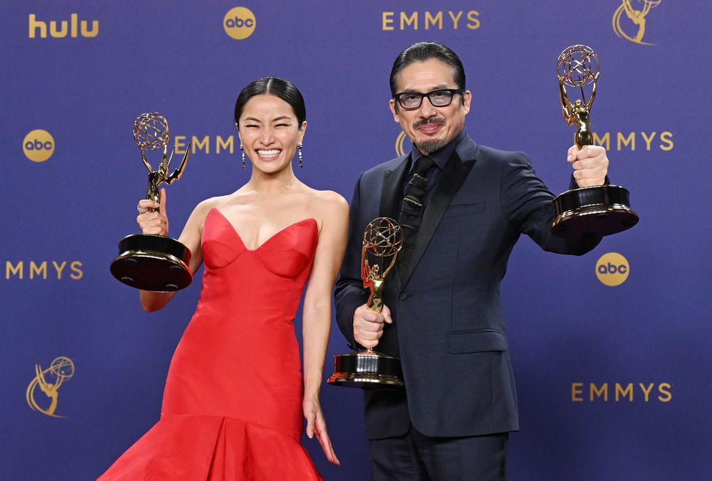 Anna Sawai y Hiroyuki Sanada, ganadores en los Emmy por Shogun, 15 de septiembre de 2024 en Los Ángeles