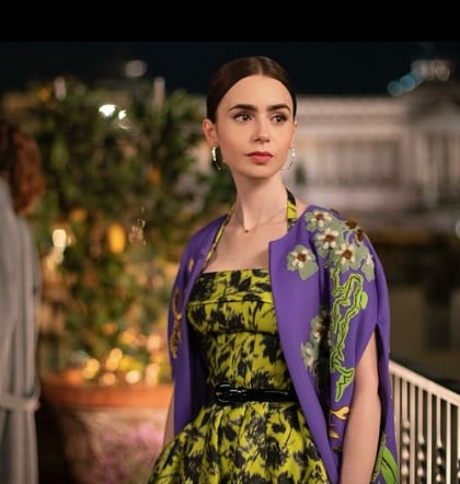 Lily Collins como Emily Cooper en la cuarta temporada de Emily in Paris 