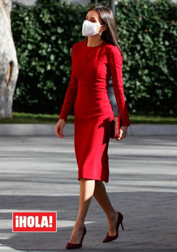 Doña Letizia con un vestido rojo