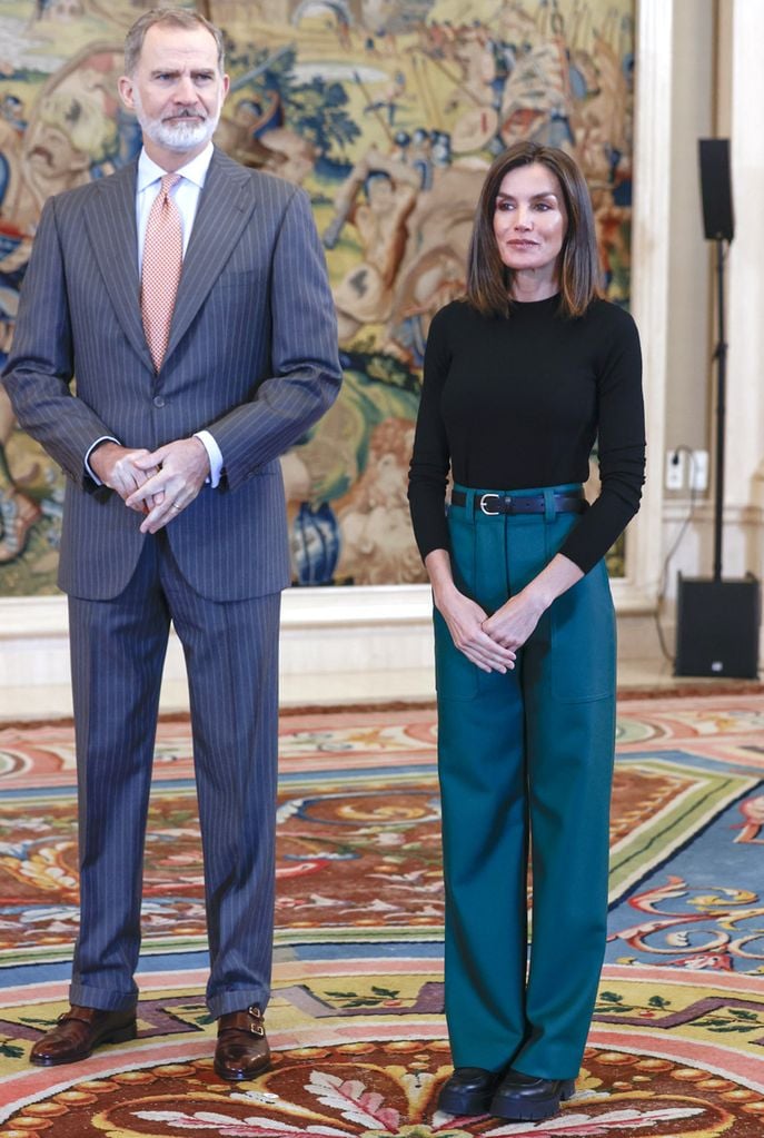 Reina Letizia mocasín pantalón look