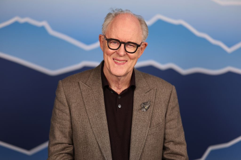 Cuando John Lithgow finalice las grabaciones de la serie tendrá unos 87 años