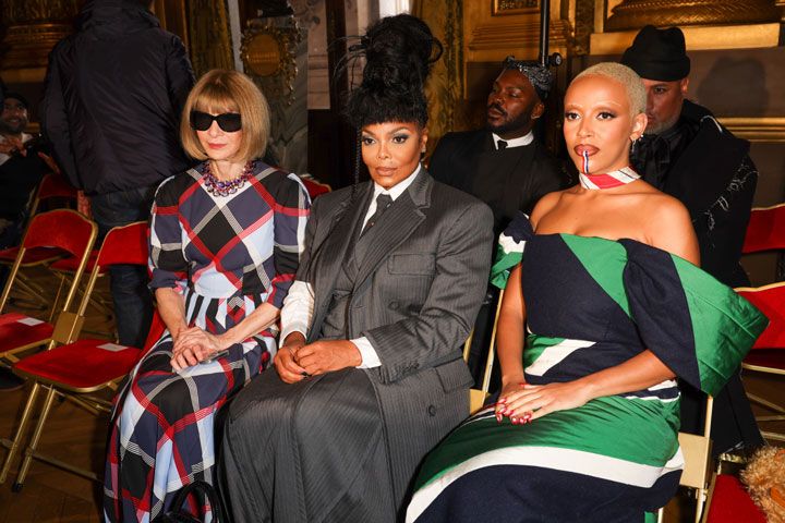 Paris y Janet Jackson visten dos looks opuestos en los desfiles de París