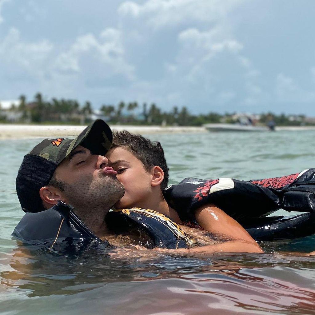 jencarlos canela y nikolas