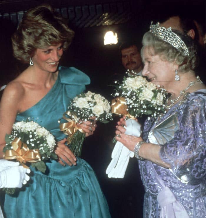 Diana de Gales y la reina Isabell II