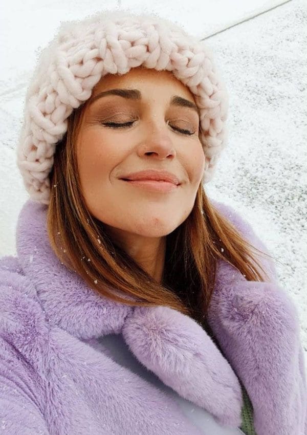 Paula Echevarría con gorro de nieve