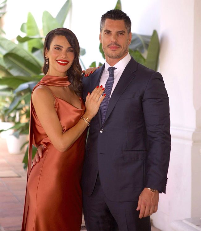 Carla Barber y Carlos Rubí posan muy elegantes