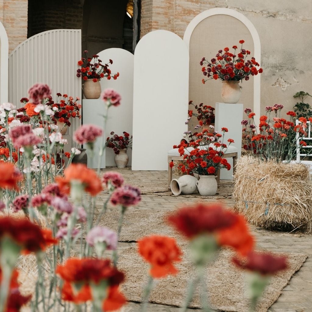 Flores económicas para la decoración de bodas en rojo