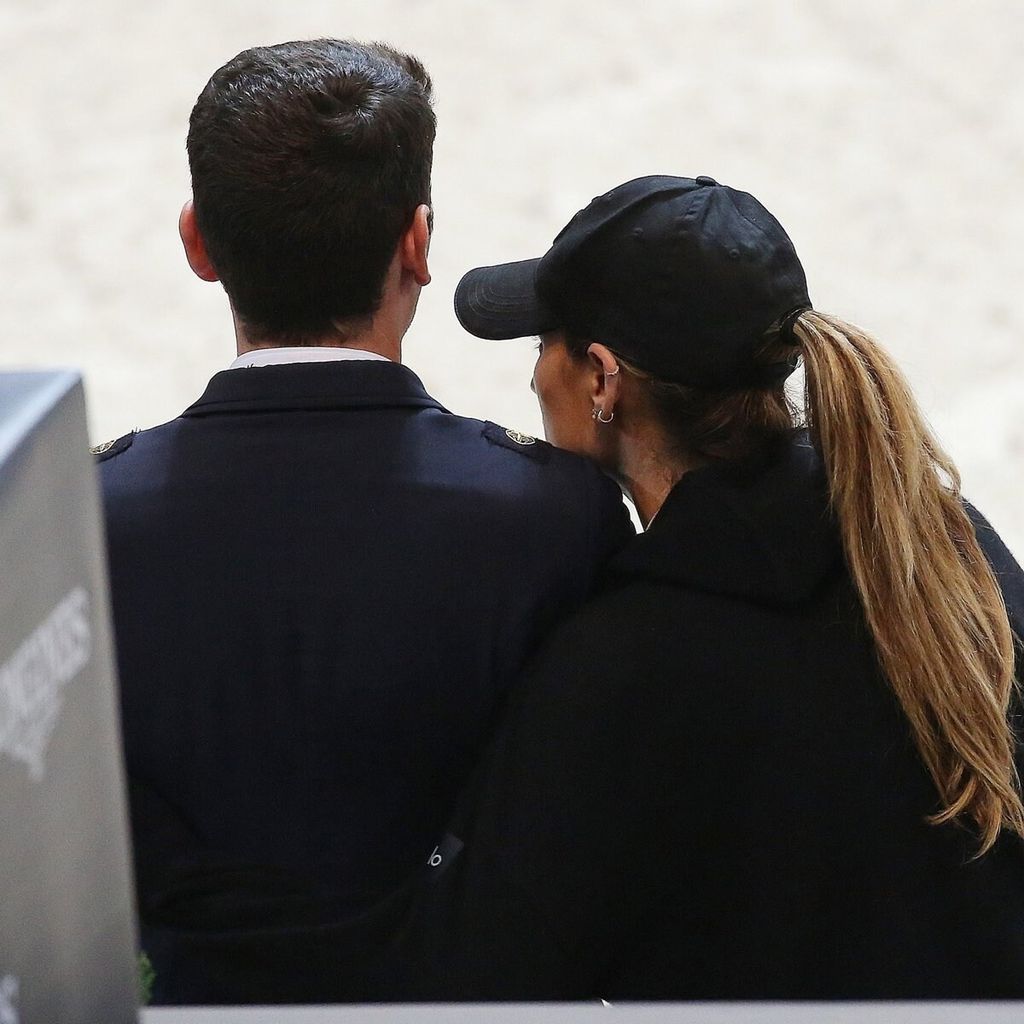 HOLA 4033 Jessica Springsteen