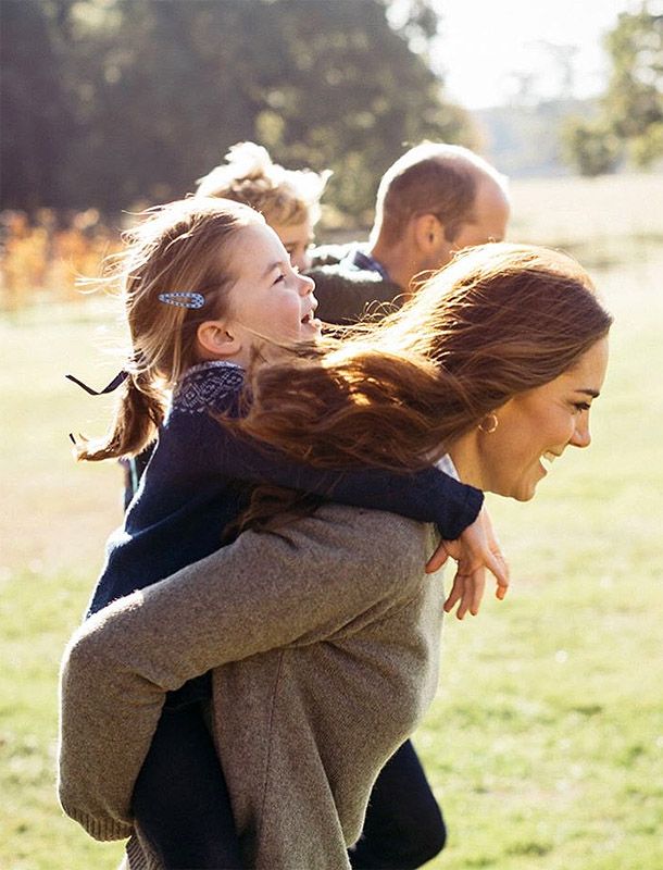 Los duques de Cambridge comparten una foto inédita y la preciosa felicitación de George a su madre