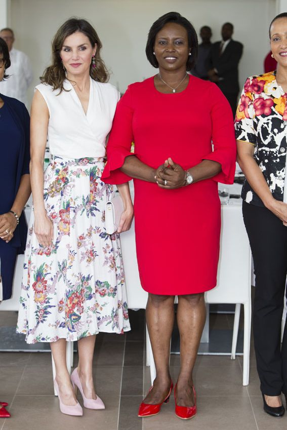 Reina Letizia, con falda de flores