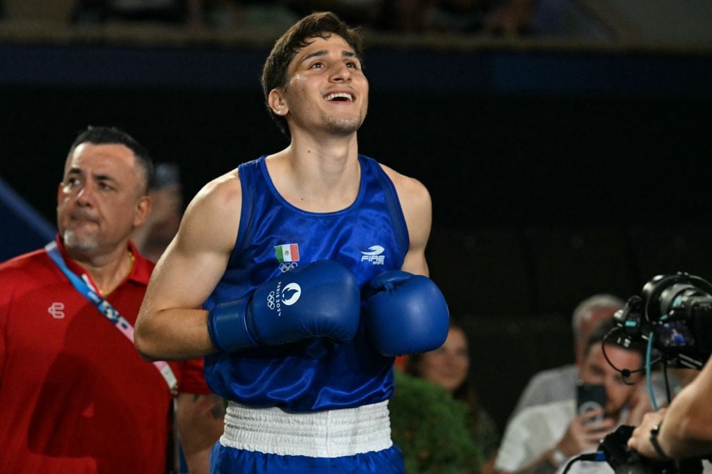 El mexicano se alzó con la medalla de plata en la final de boxeo