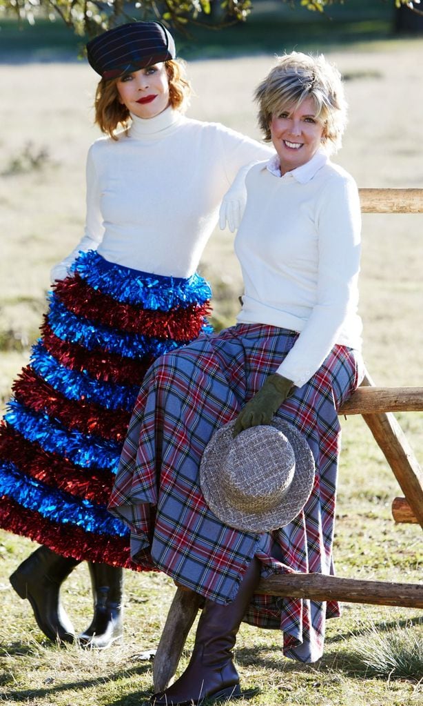 Ágatha Ruiz de la Prada y Simoneta Gómez-Acebo HOLA 4034