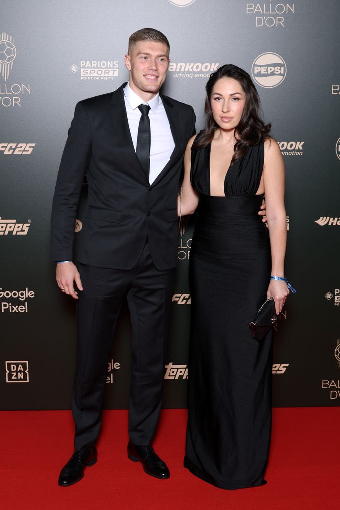 Artem Dovbyk and Yuliia Dovbyk en la Gala del Balon de Oro 2024