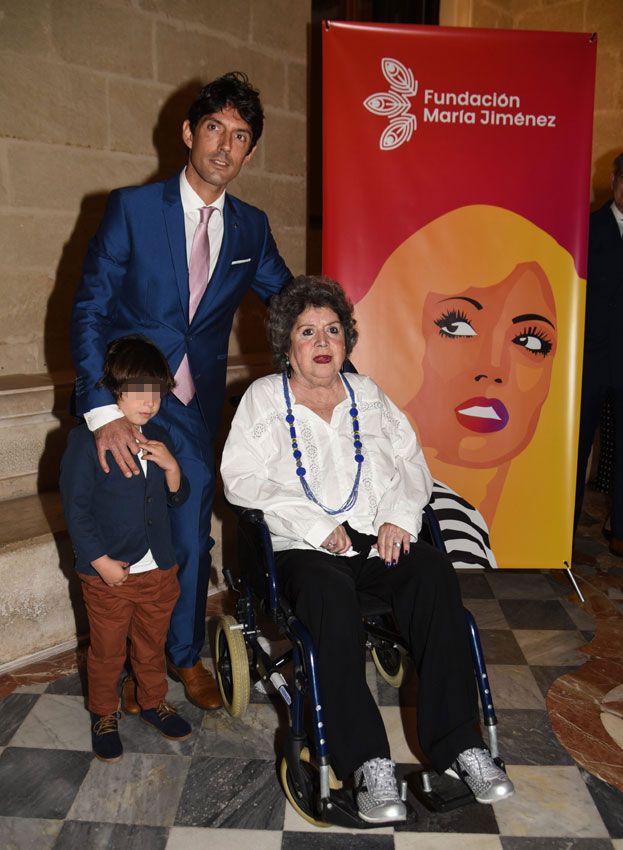 María Jiménez con su hijo Alejandro y su nieto