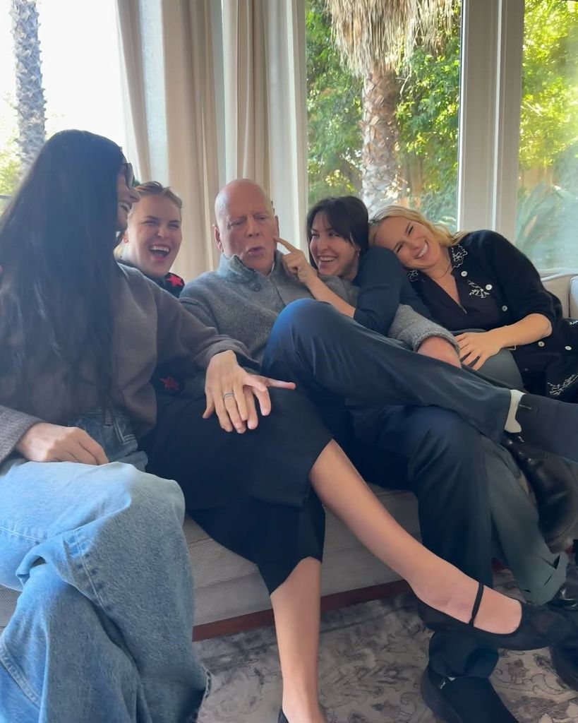 Bruce Willis y Demi Moore junto a su tres hijas: Rumer, Tallulah y Scout.