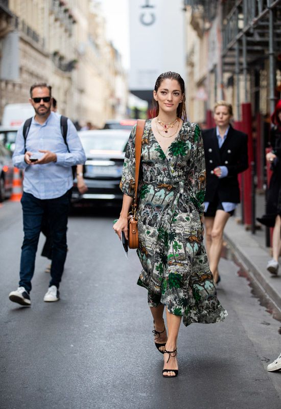 vestido cruzado estampado