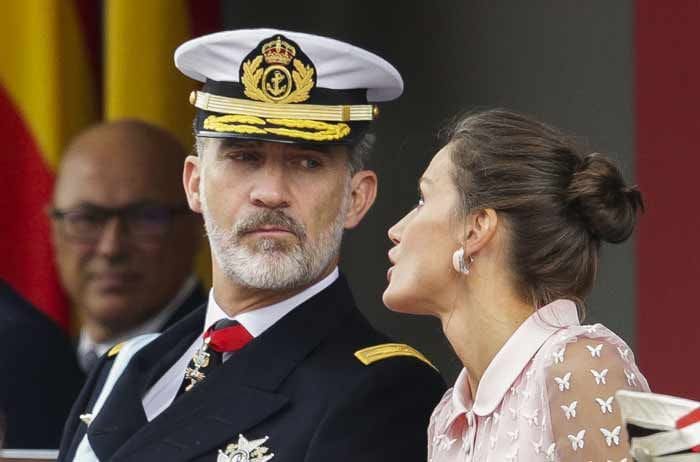 Los Reyes presiden el desfile de la Fiesta Nacional junto a la princesa Leonor y la infanta Sofía 