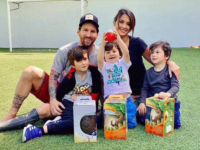 La original Pascua con huevos de dinosaurio de los hijos de Antonela Roccuzzo y Leo Messi