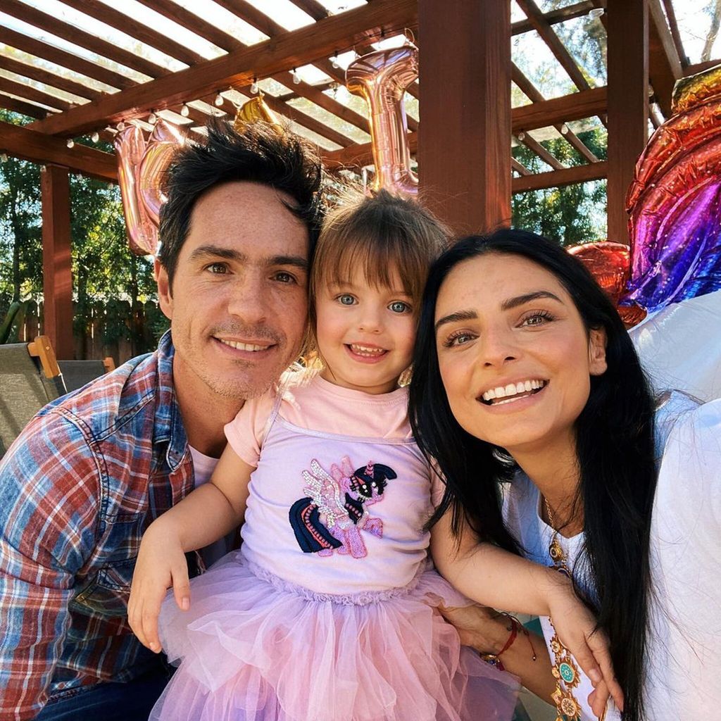 Aislinn Derbez y Mauricio Ochmann