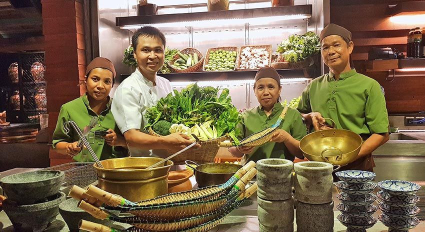 Equipo de cocina del Rosewood Hotel, Phuket